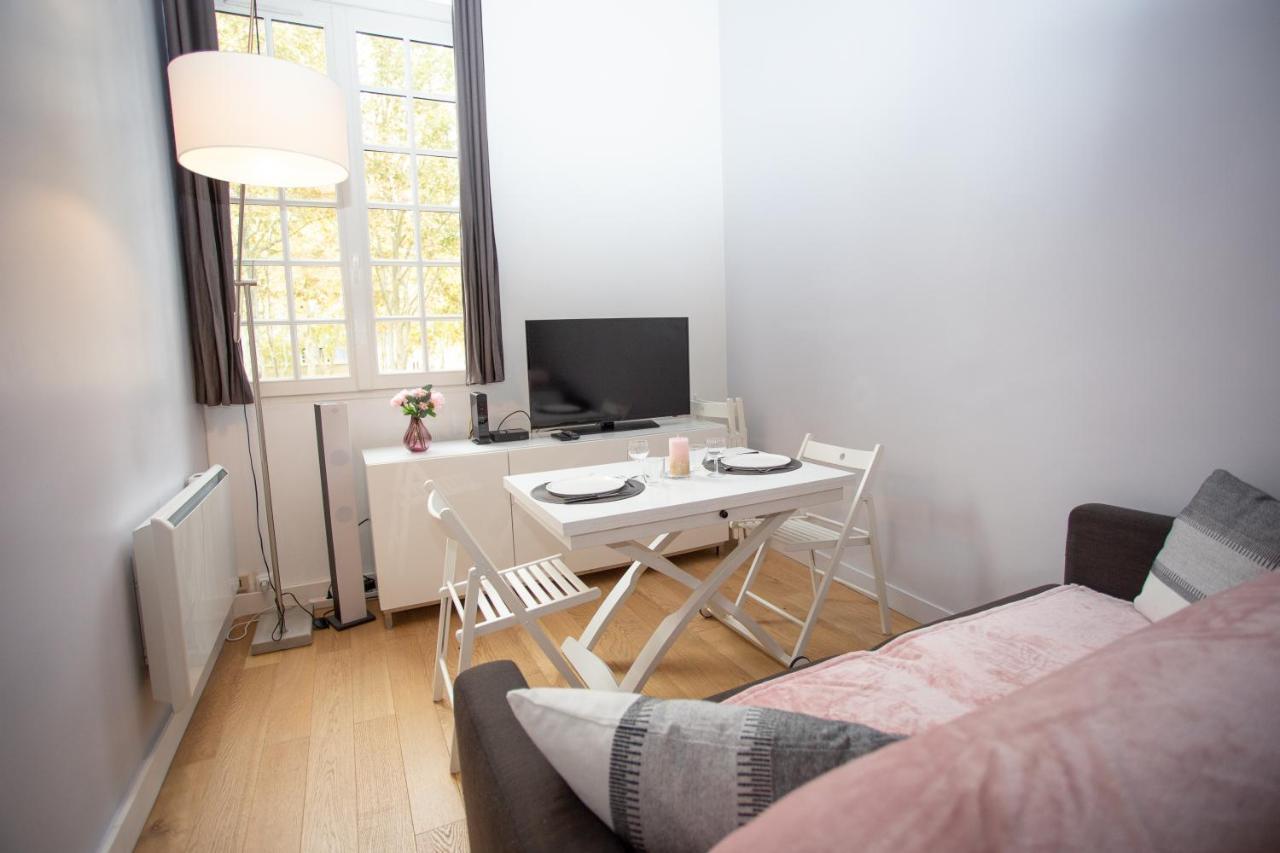 Le Duplex Apartment Versailles Bagian luar foto